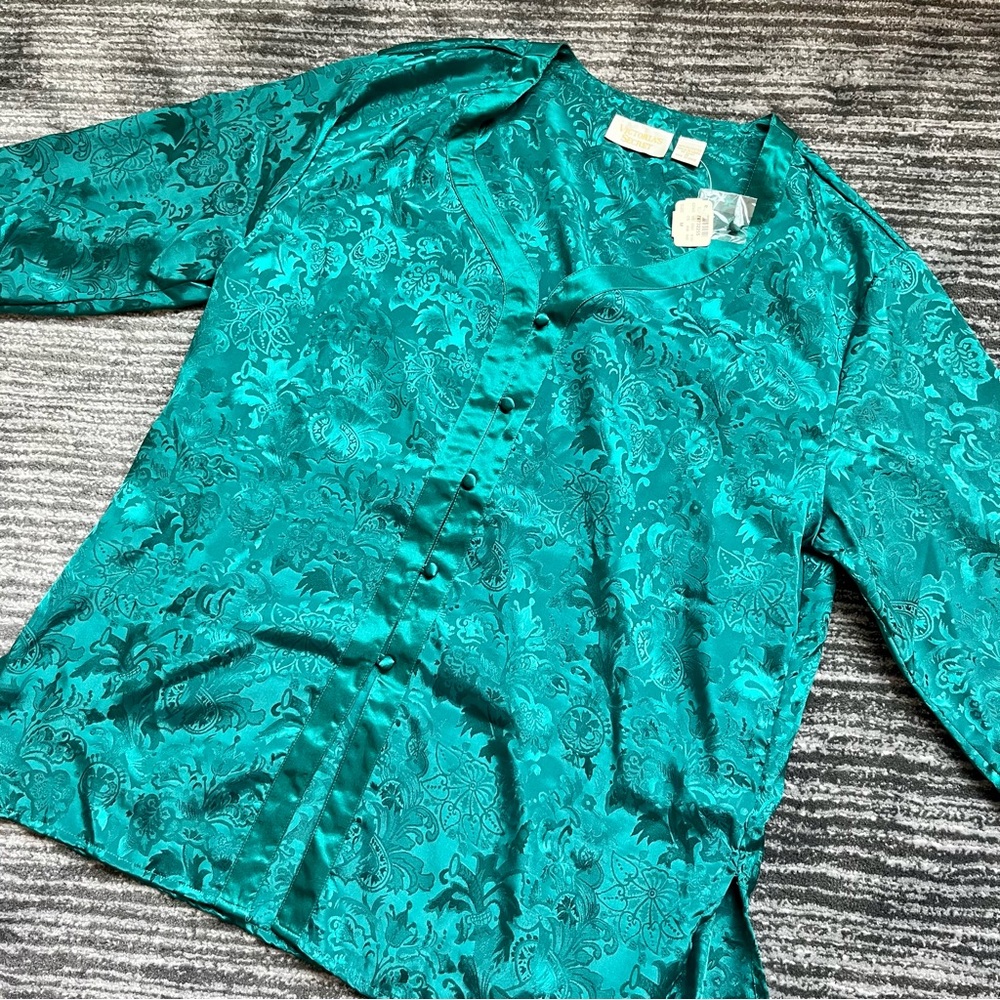 NWT Victoria’s Secret Gold Label Button-down Top, Size M